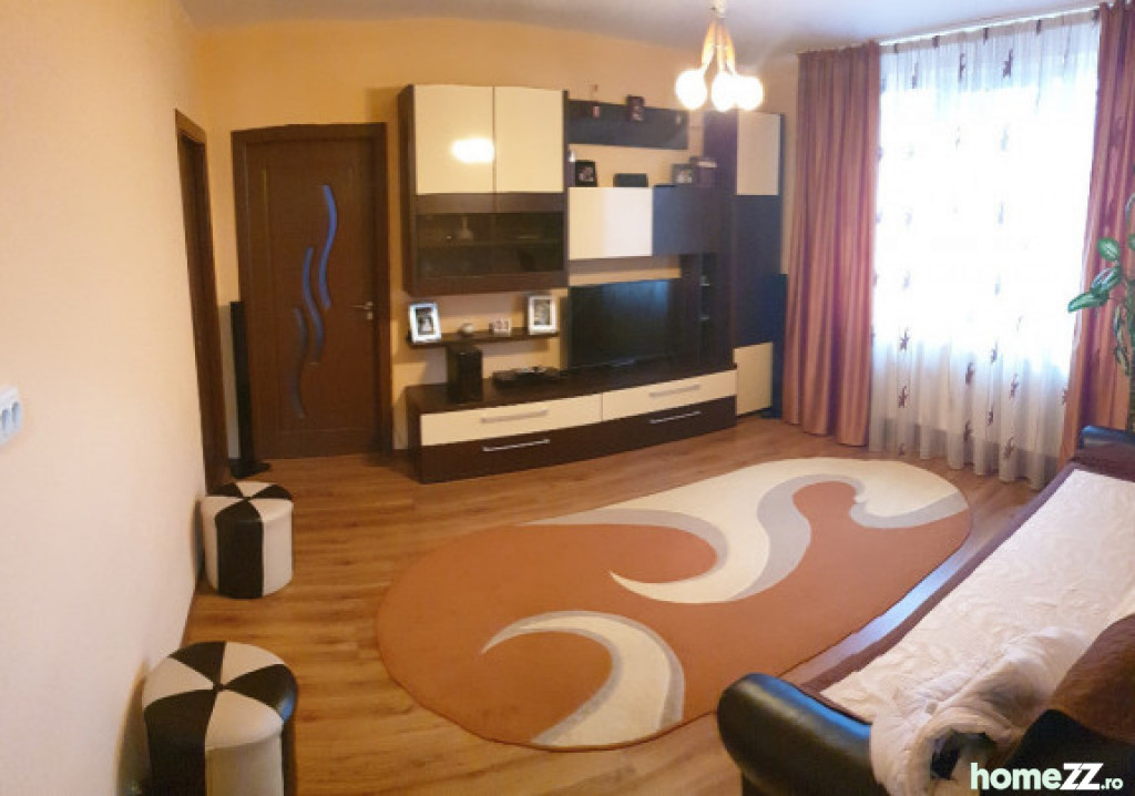 Apartament 3 camere spatios,etaj 3,renovat,mobilat,central!