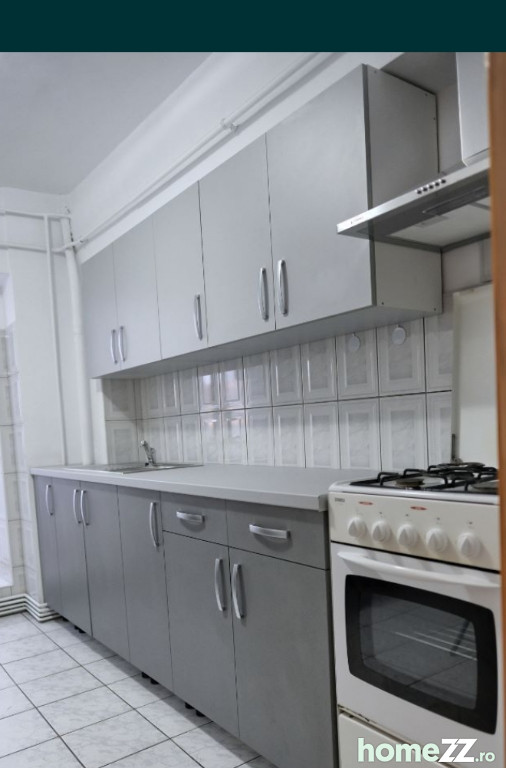 Apartament 3 camere DECOMANDAT central