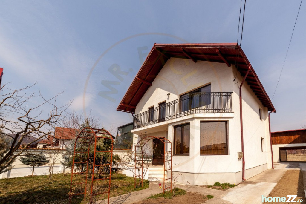 Casă - Vilă 4 camere, Central, comision 0%