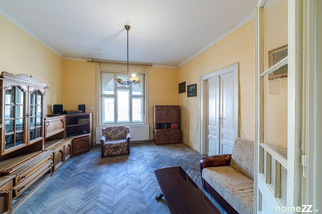 Apartament 3 camere, Parneava