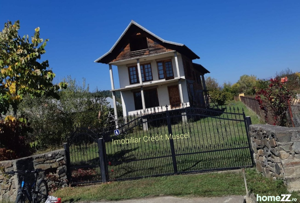 Casă - Vilă 5+ camere, Central