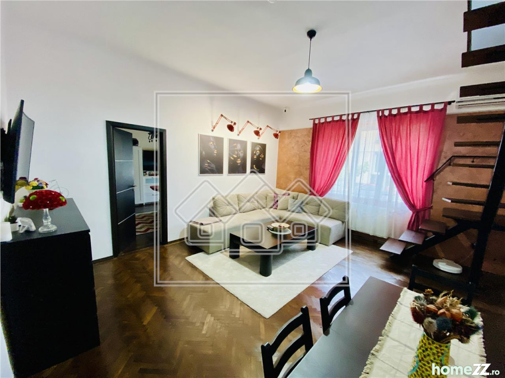 Casă - Vilă 5 camere, Piata Cluj