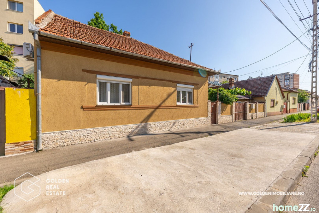 Casă - Vilă 5+ camere, Sega