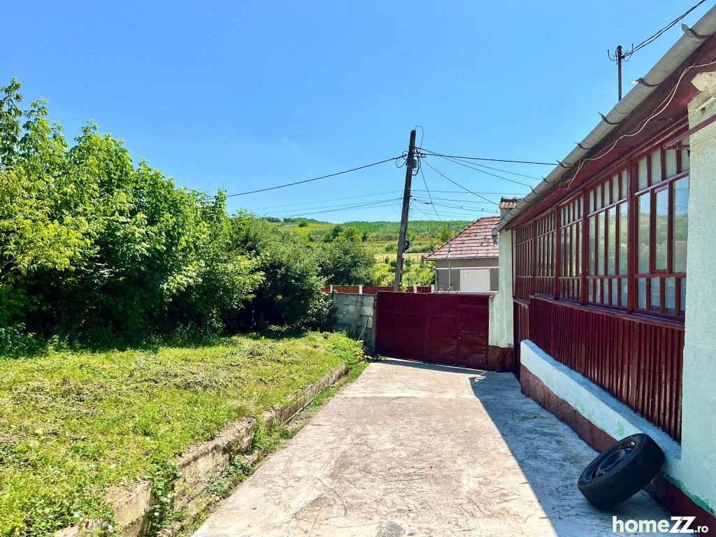 Casă - Vilă 3 camere, Nord-Est