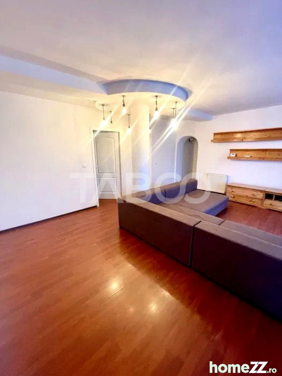 Apartament 3 camere, Sub Arini