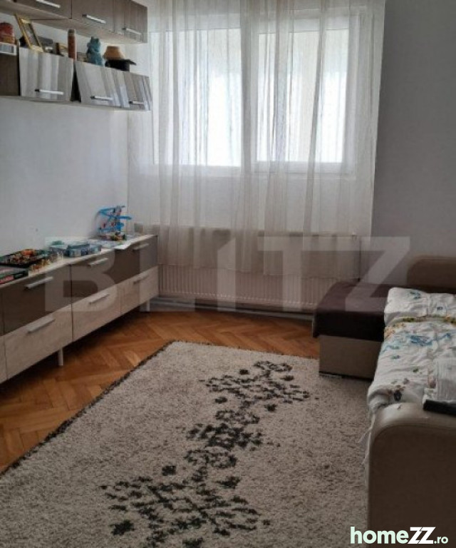 Apartament 3 camere, Garii