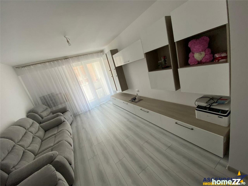 Apartament 3 camere, Central