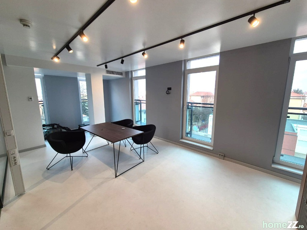 Apartament 3 camere, Central