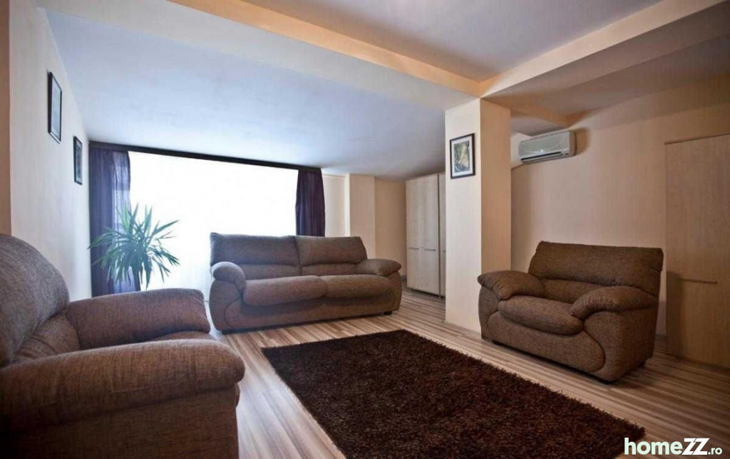 Apartament 3 camere, Delfinariu