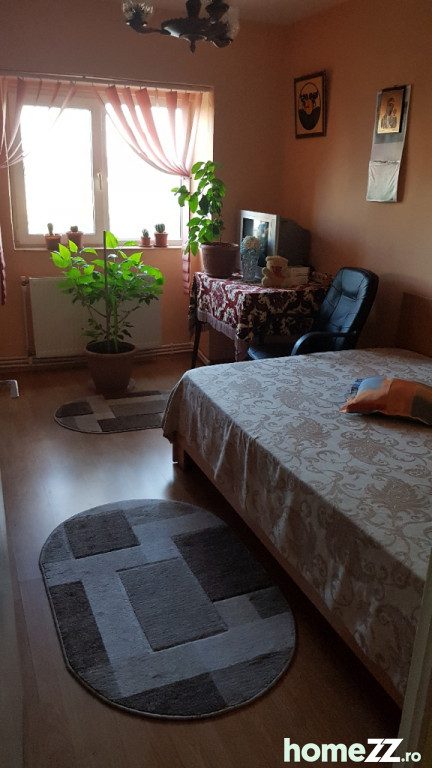 Apartament 4 camere zona Cora Bratianu