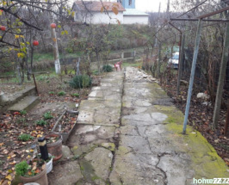 Casa langa orasul buzau matesti central