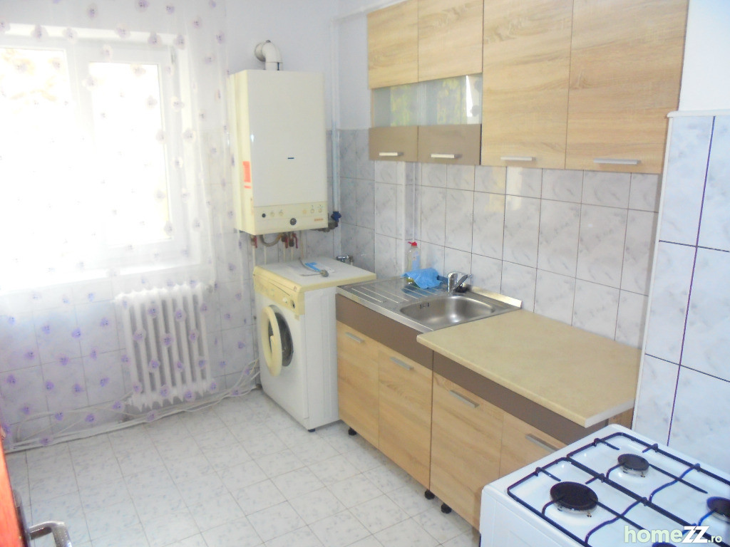 Apartament 3 camere semidecomandat in Deva,Piata