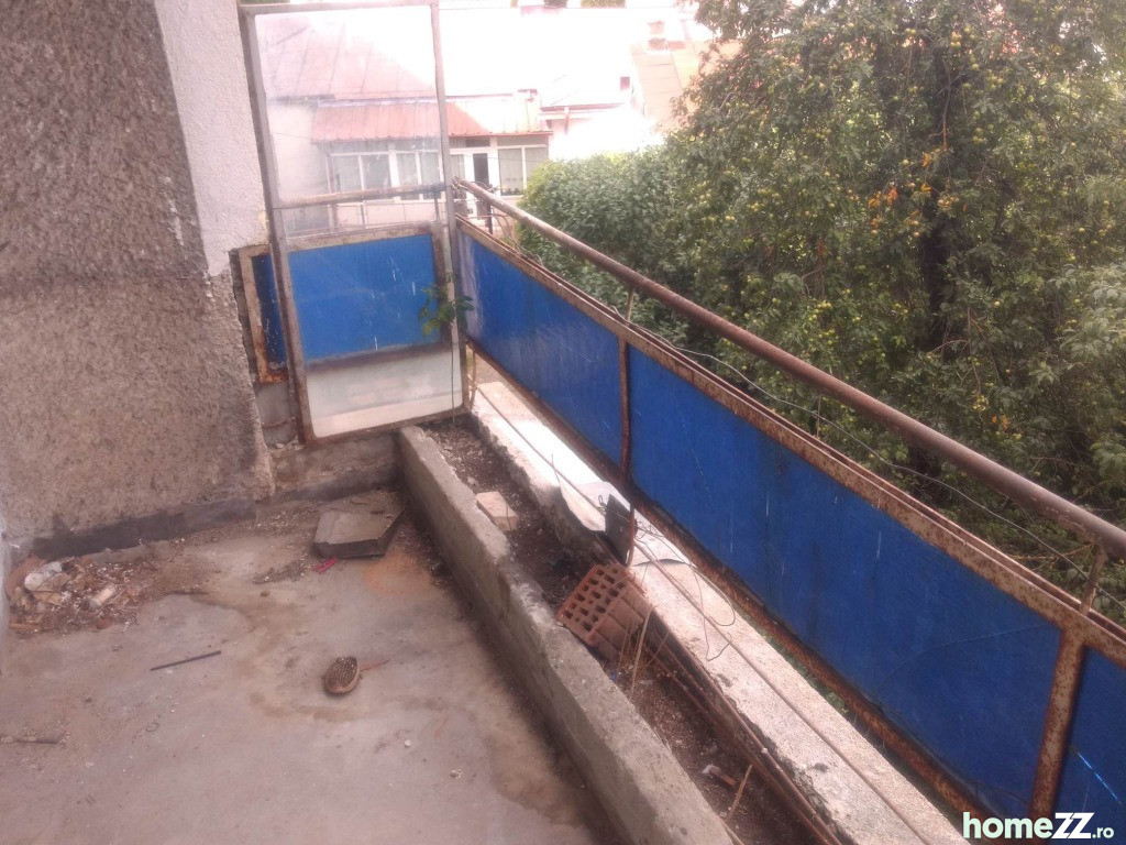 Apartament 2 camere,etaj 2 din 4,zonă liniștită, Energiei