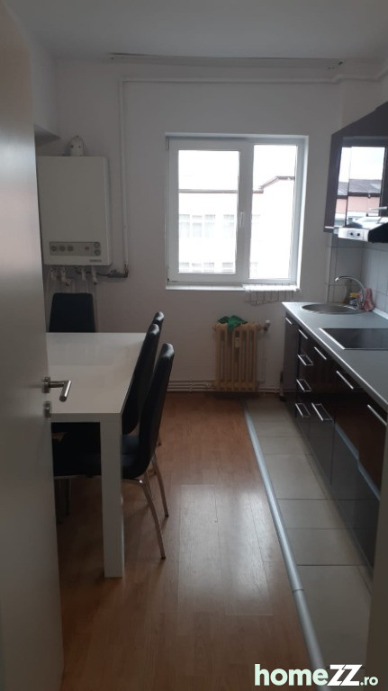 Apartament 3 camere, Micro 15