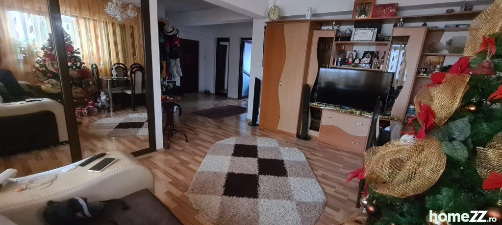 Apartament 3 camere, Micro 17