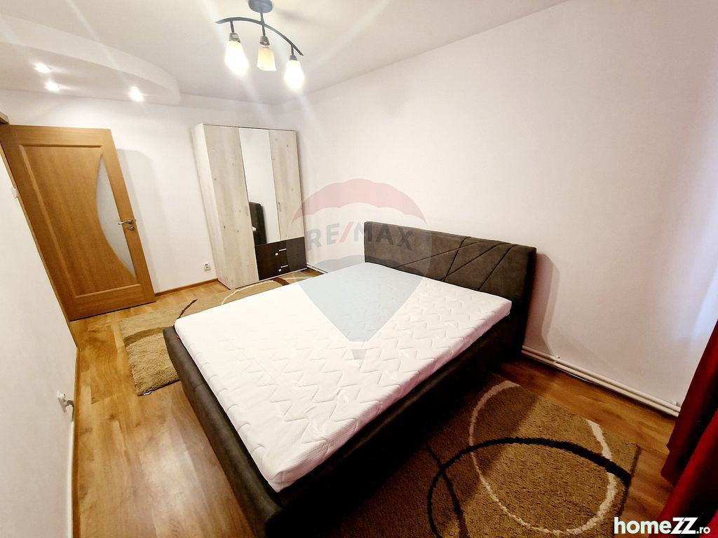 Apartament 3 camere, Precista