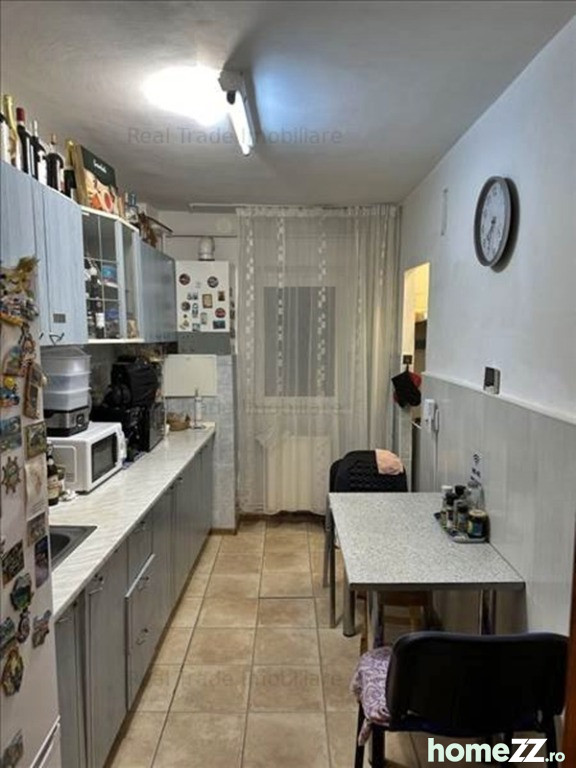 Apartament 3 camere, Racadau