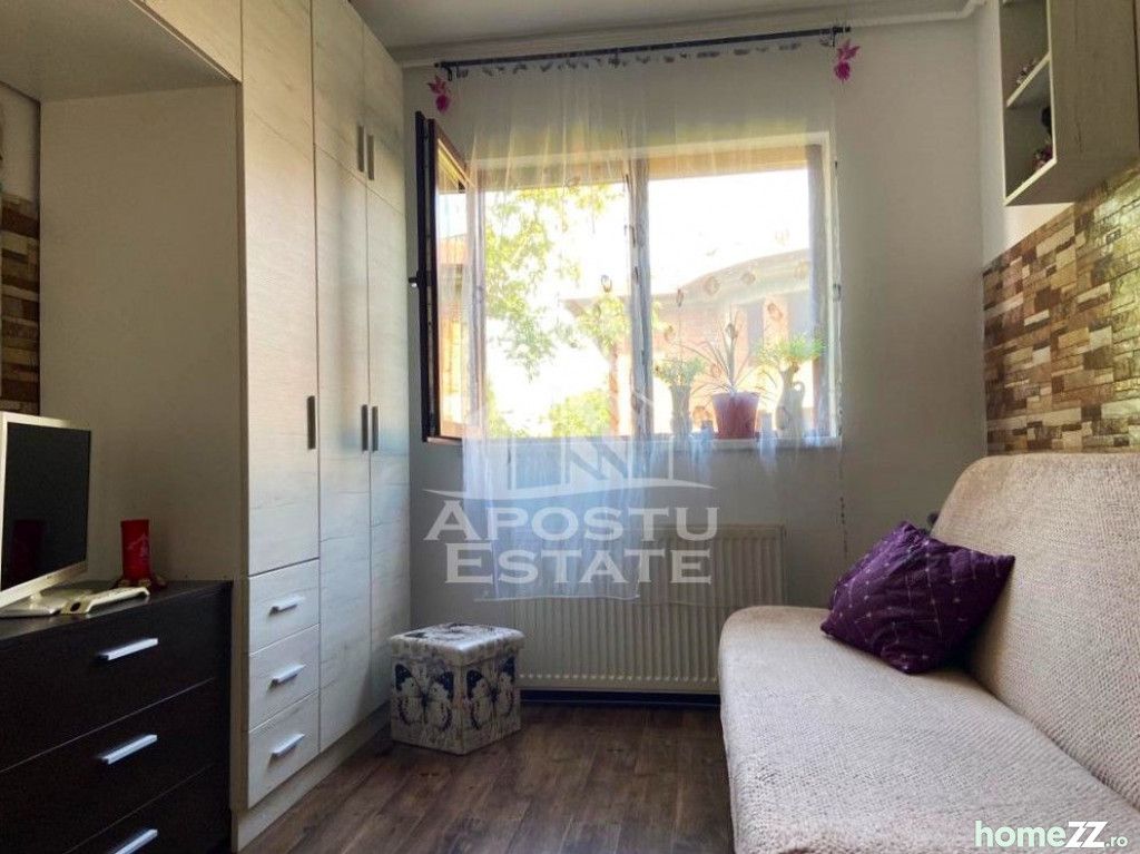 Apartament 3 camere, Parneava