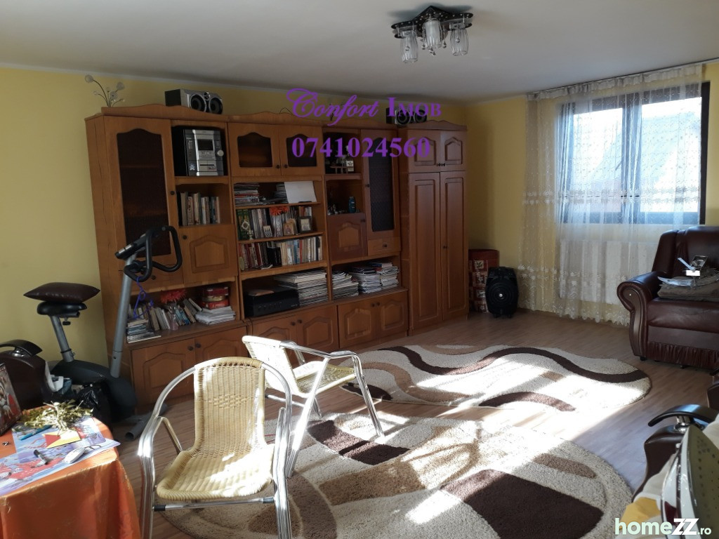 Casa cu etaj la 3-4 Km de Onesti Calea Brasovului