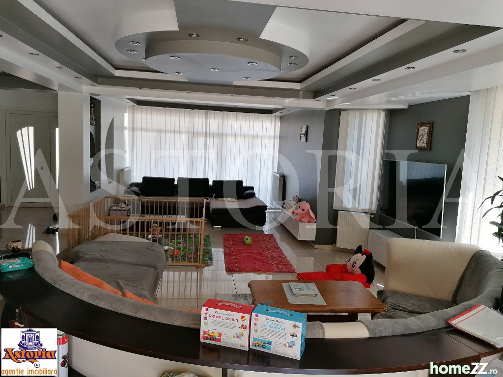 Vila zona Rolast pretabil locuinta sau birouri Pitesti