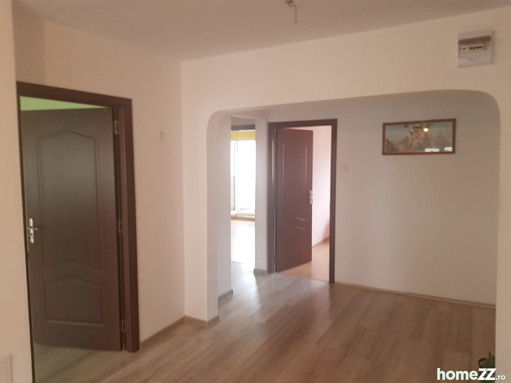 Apartament 3 camere zona Mihai Viteazu
