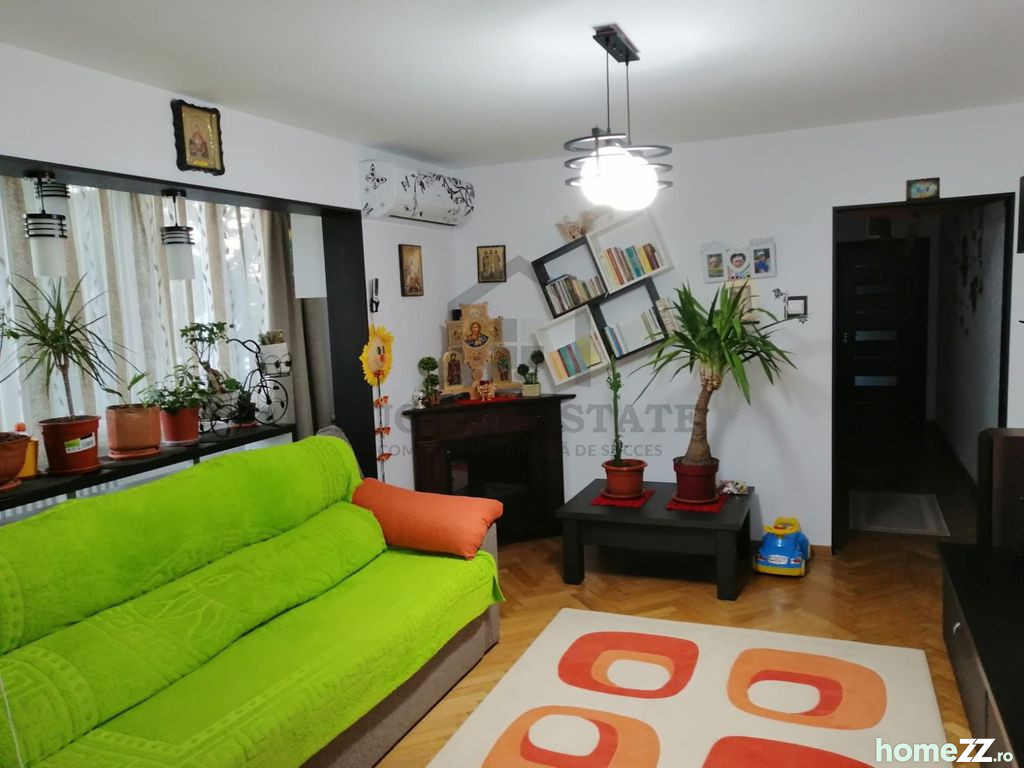 Apartament 4 camere Apusului