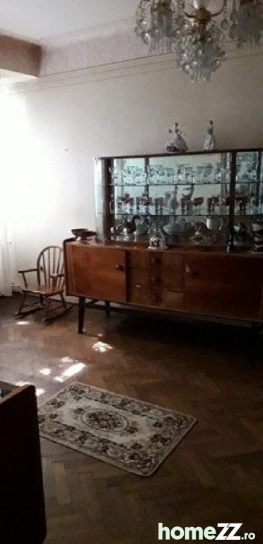 Apartament 3 camere,zona H.Botev,parter, id 13108