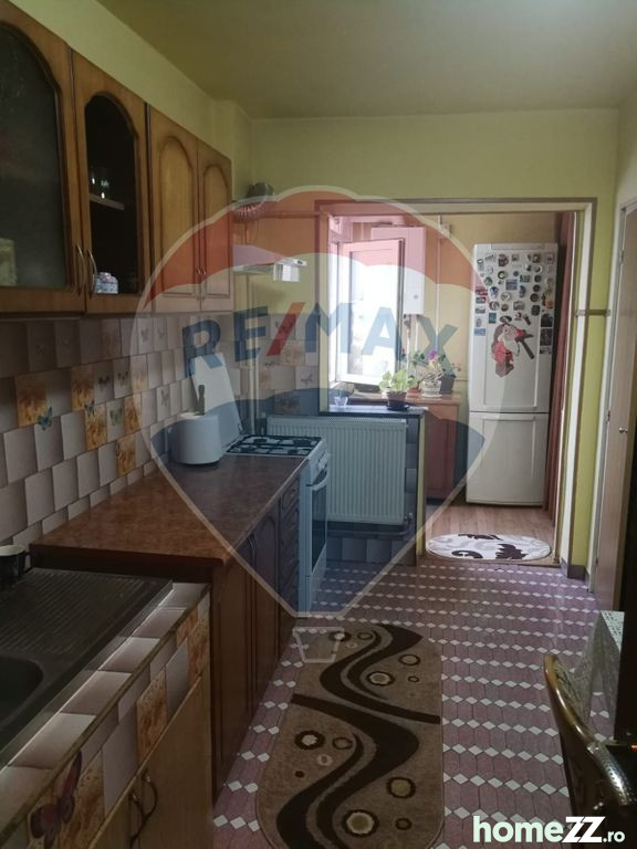 Apartament cu 4 camere de vânzare în zona Bistrita Lac