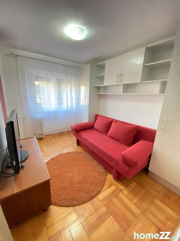 Apartament 3 camere, Romanilor