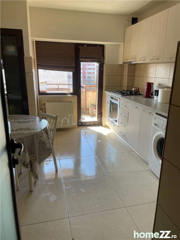 Apartament 3 camere, Piata Centrala