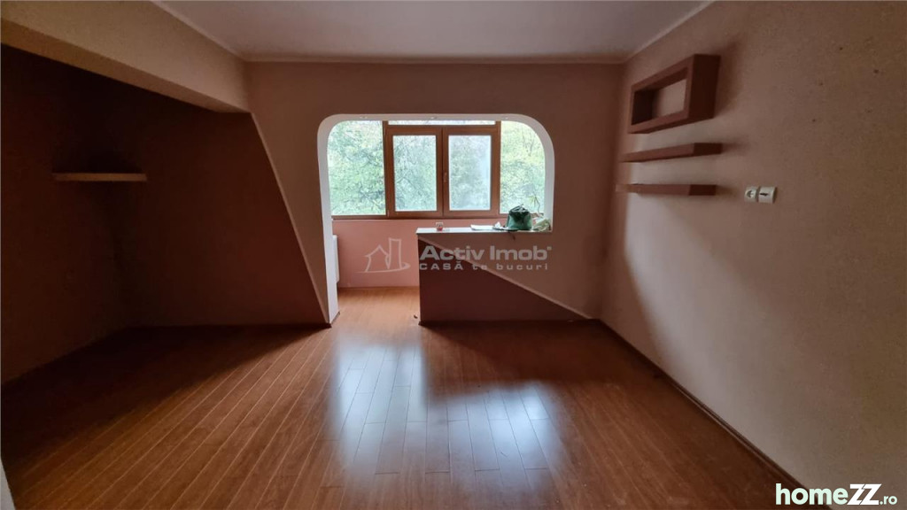 Apartament 3 camere, Piata Centrala