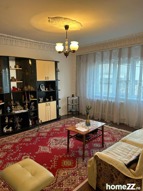 Apartament 3 camere, Micro 21