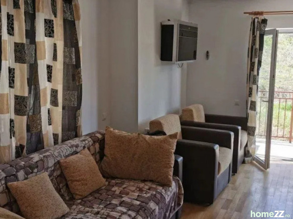 Apartament 4 camere, Dambul Rotund