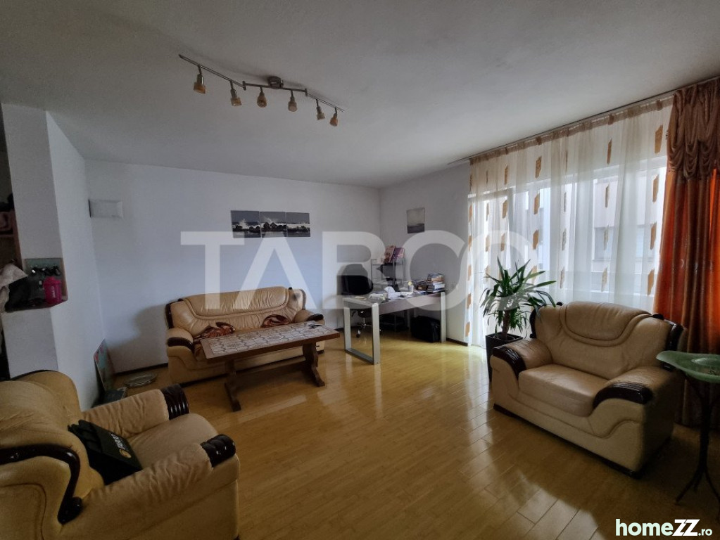Apartament 3 camere, Piata Cluj