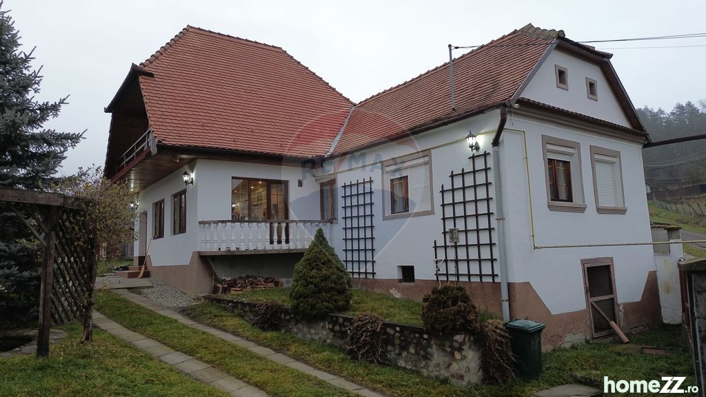 Casă - Vilă 4 camere, Central