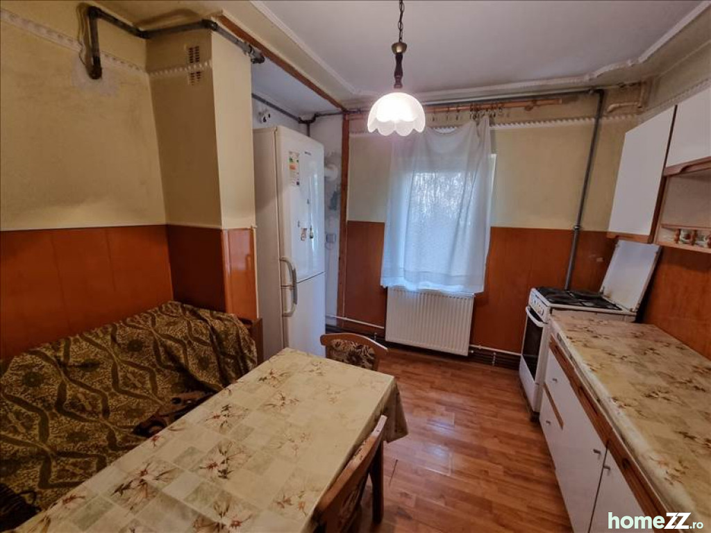 Apartament 3 camere, Racadau