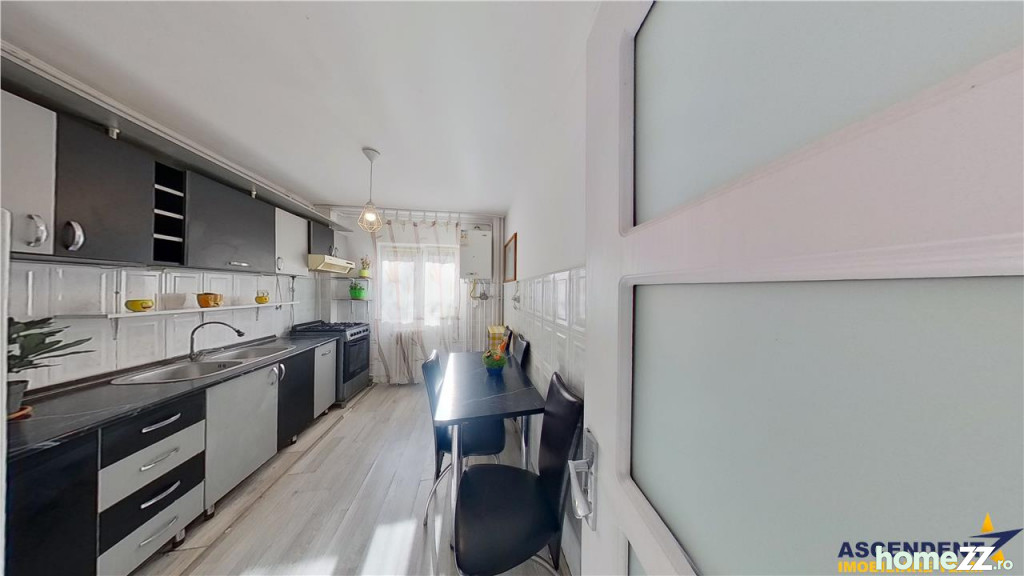 Apartament 3 camere, Racadau