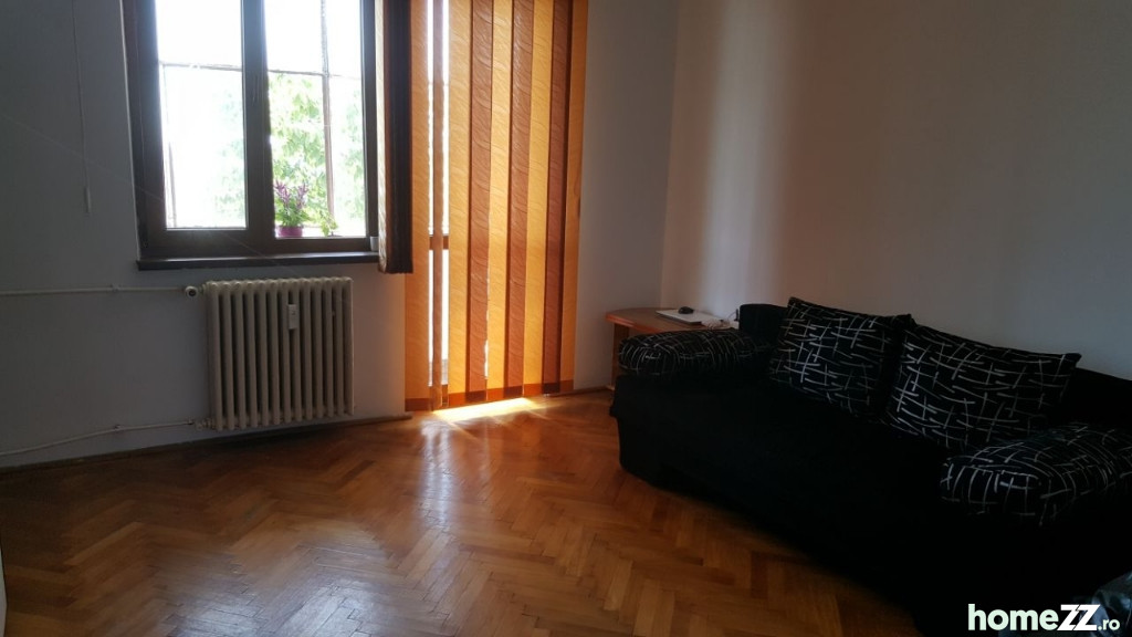 Apartament 3 camere zona Republica