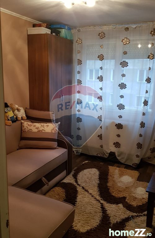 Apartament cu 2 camere de vânzare în zona Velenta