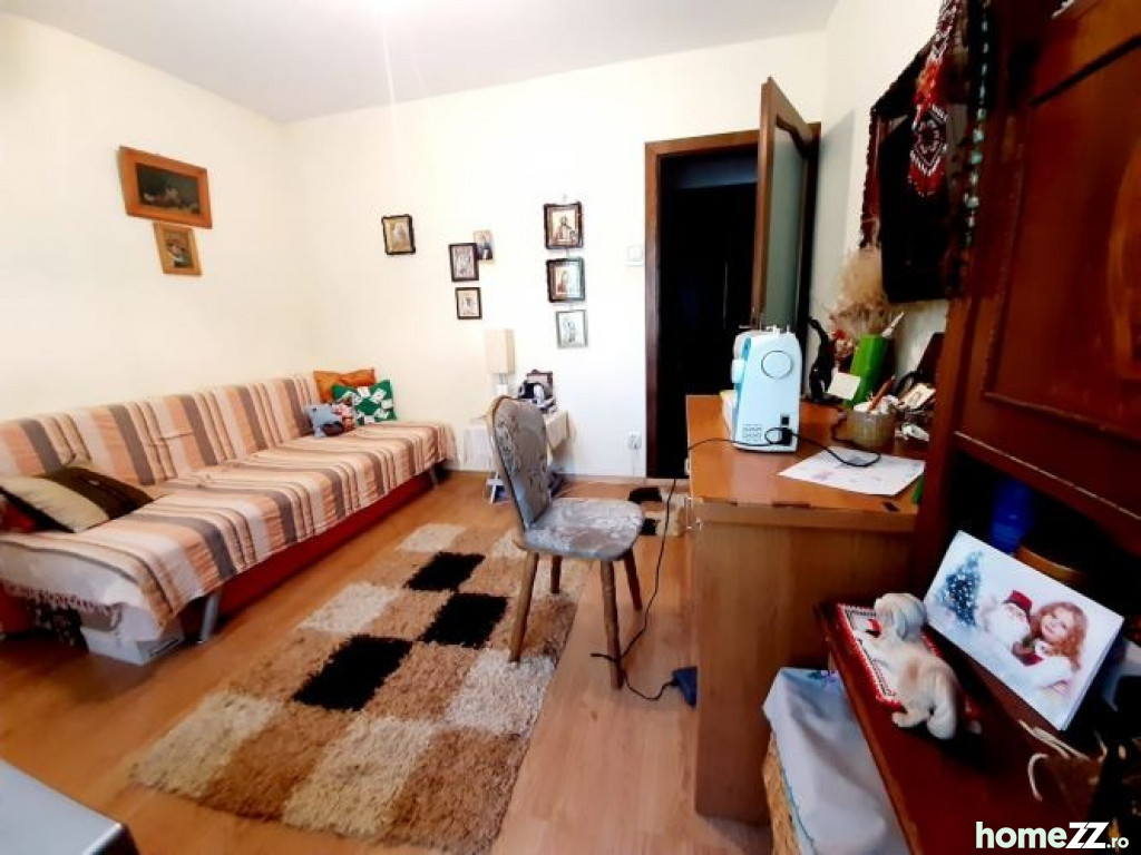 Apartament 3 camere in zona . I.C Frimu