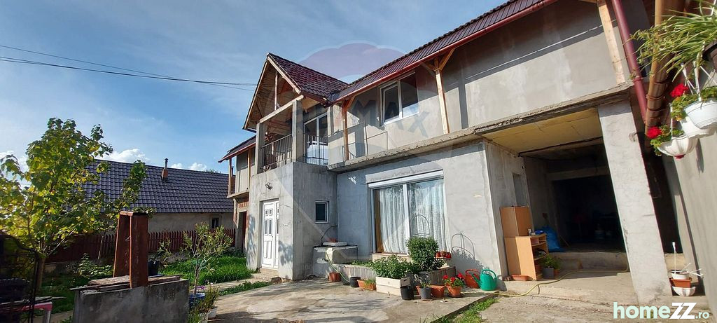 Casă - Vilă 5+ camere, Central