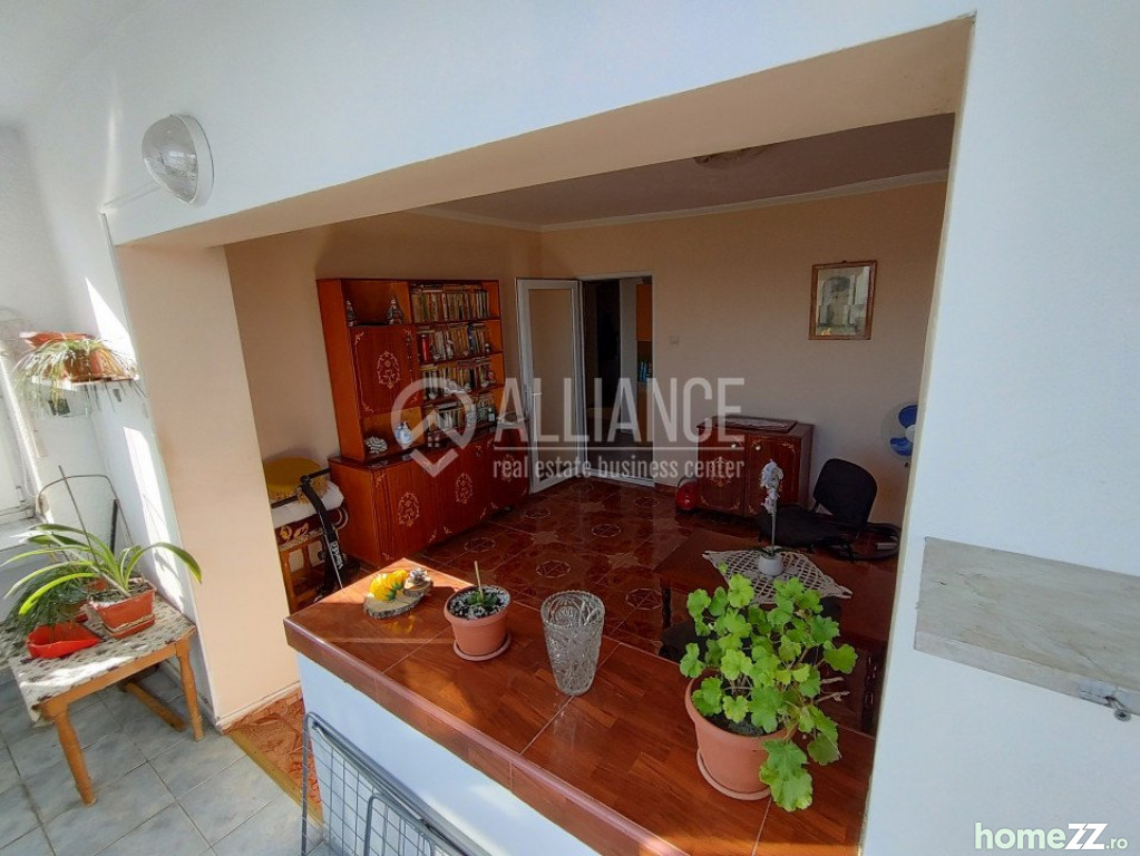 Apartament 3 camere, Abator