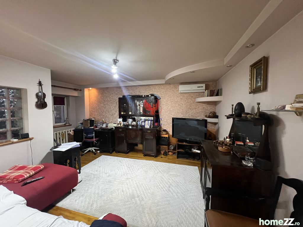 Apartament 3 camere, Rovine