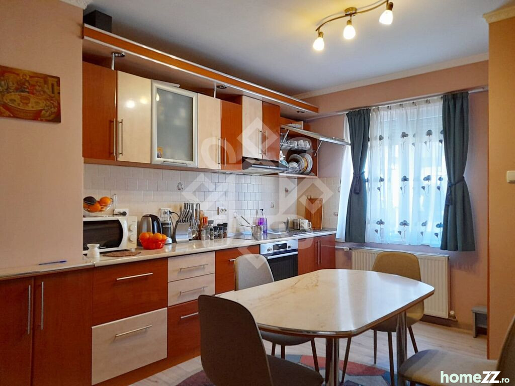 Apartament 4 camere, Velenţa