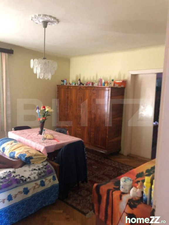 Casă - Vilă 5+ camere, Fratelia
