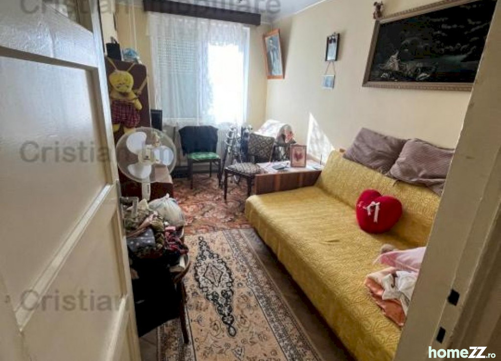 Apartament 4 camere, Central