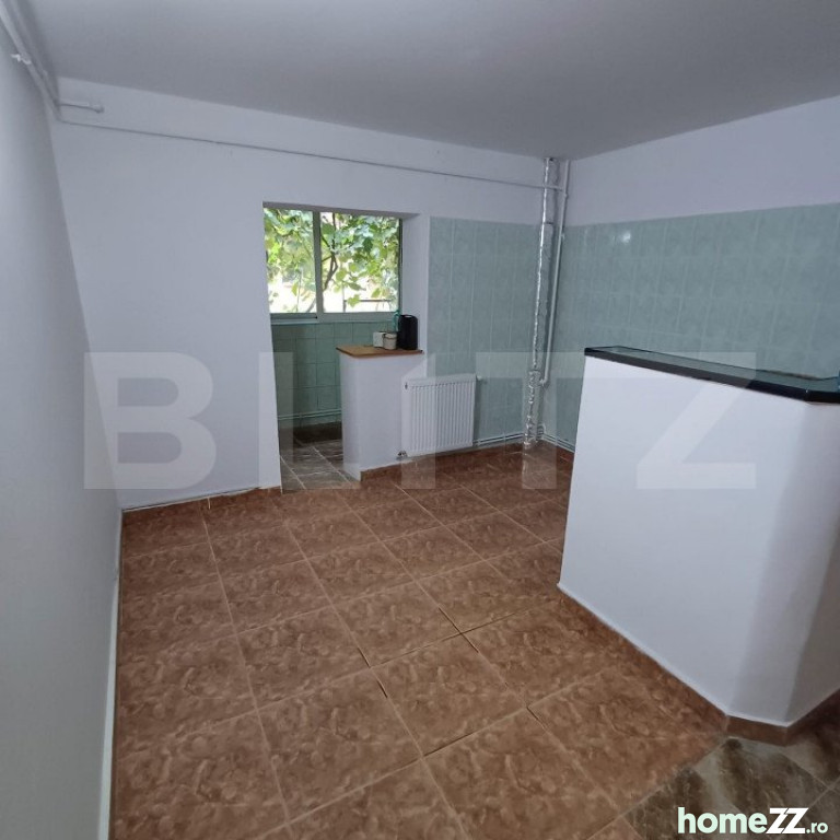 Apartament 3 camere, Rovine