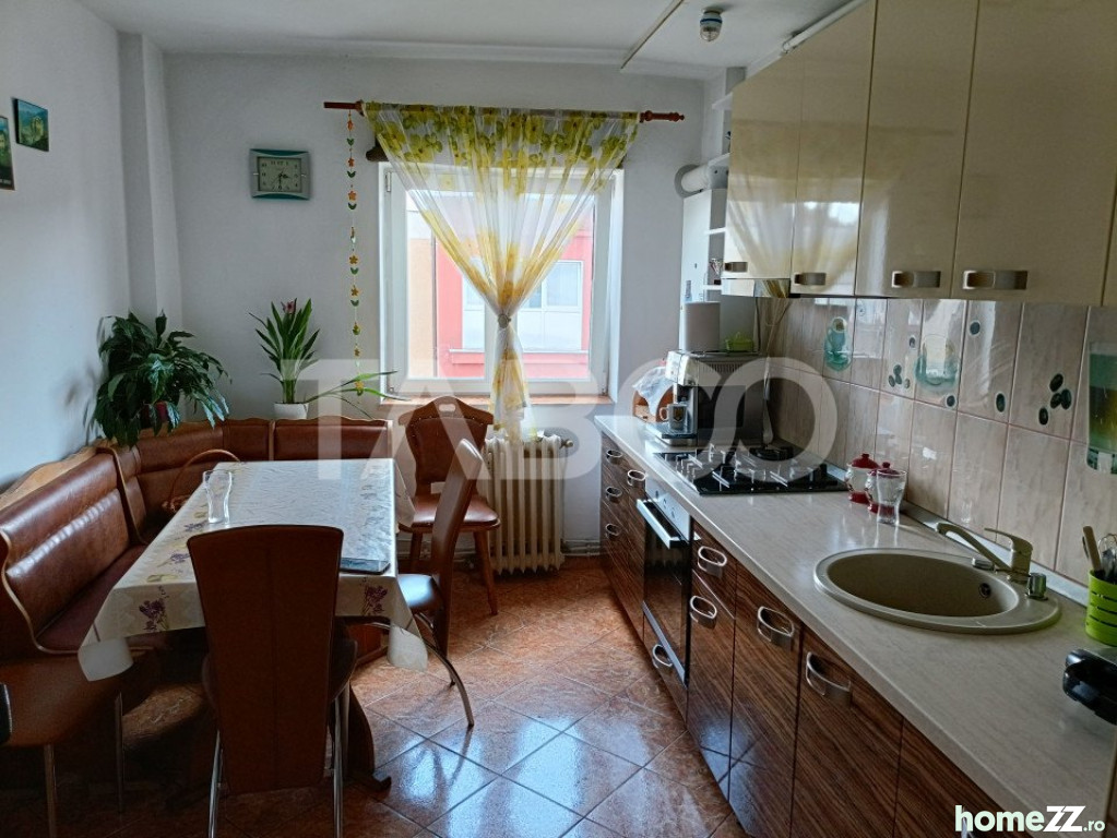 Apartament 4 camere, Central