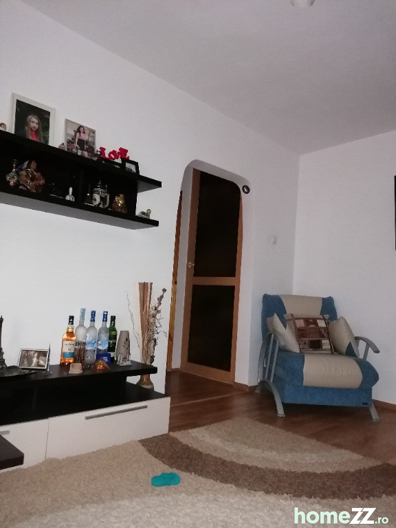 Apartament 3 camere 8 Martie