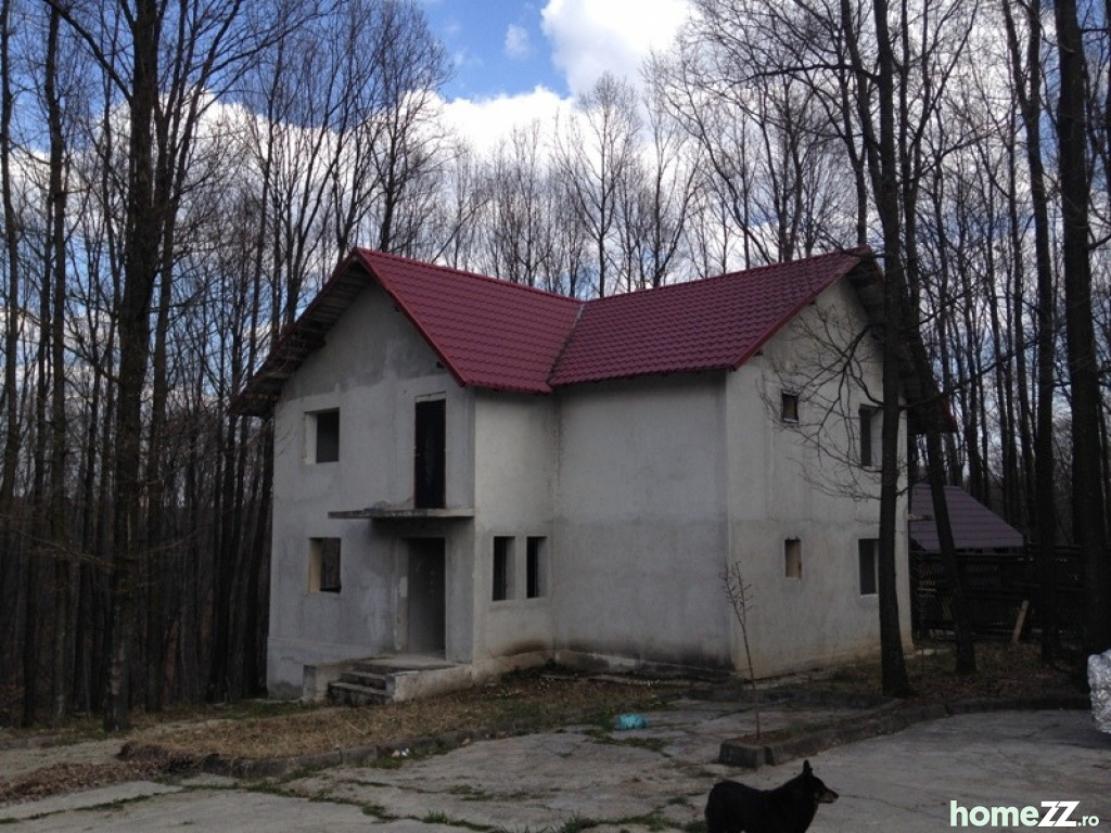 Vila 150 mp teren 400 mp la 3 km de Pitesti Mosoaia Ciocanai